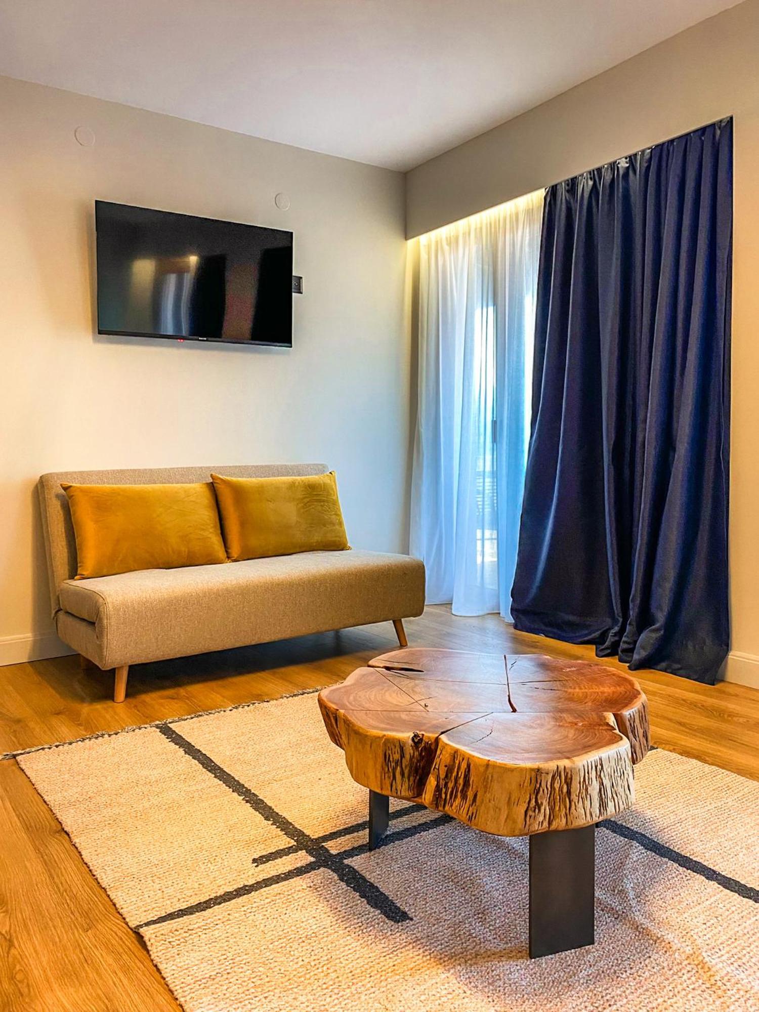 סאמוס Apellou Apartments מראה חיצוני תמונה